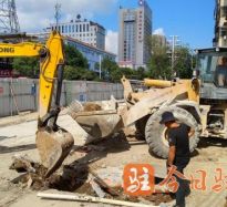 鸡鸡抽插视频高温下的坚守｜道路建设者用汗水铺就畅通路